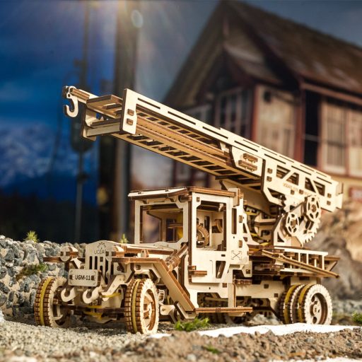 UGEARS Tűzoltóautó - mechanikus modell
