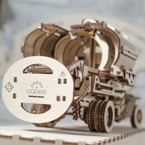 UGEARS Tartálykocsi mechanikus modell