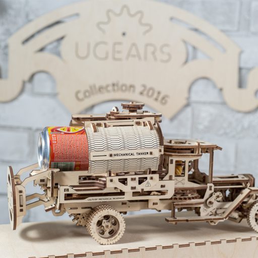 UGEARS Tartálykocsi mechanikus modell