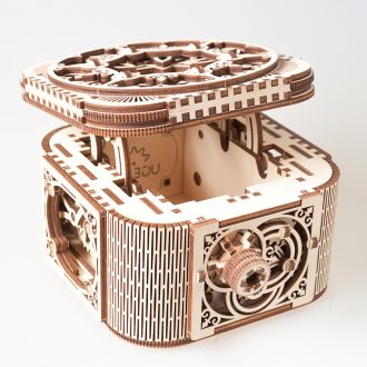 UGEARS Kincsesláda mechanikus modell