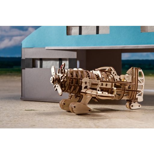 UGEARS Mad Hornet repülőgép mechanikus modell