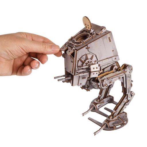 UGEARS AT-ST Walker™ modell