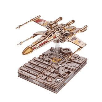 UGEARS Luke Skywalker's™ X-Wing Starfighter™ modell